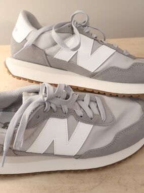 Women's New Balance 237
